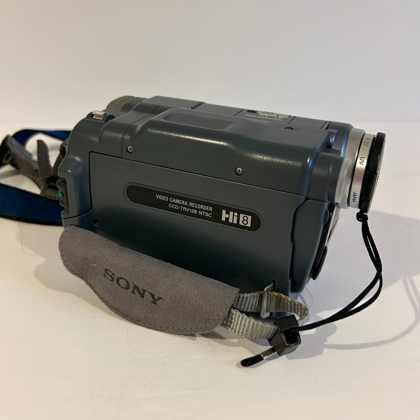 Sony Hi8 NTSC Digital Handycam Camcorder - CCD-TRV128