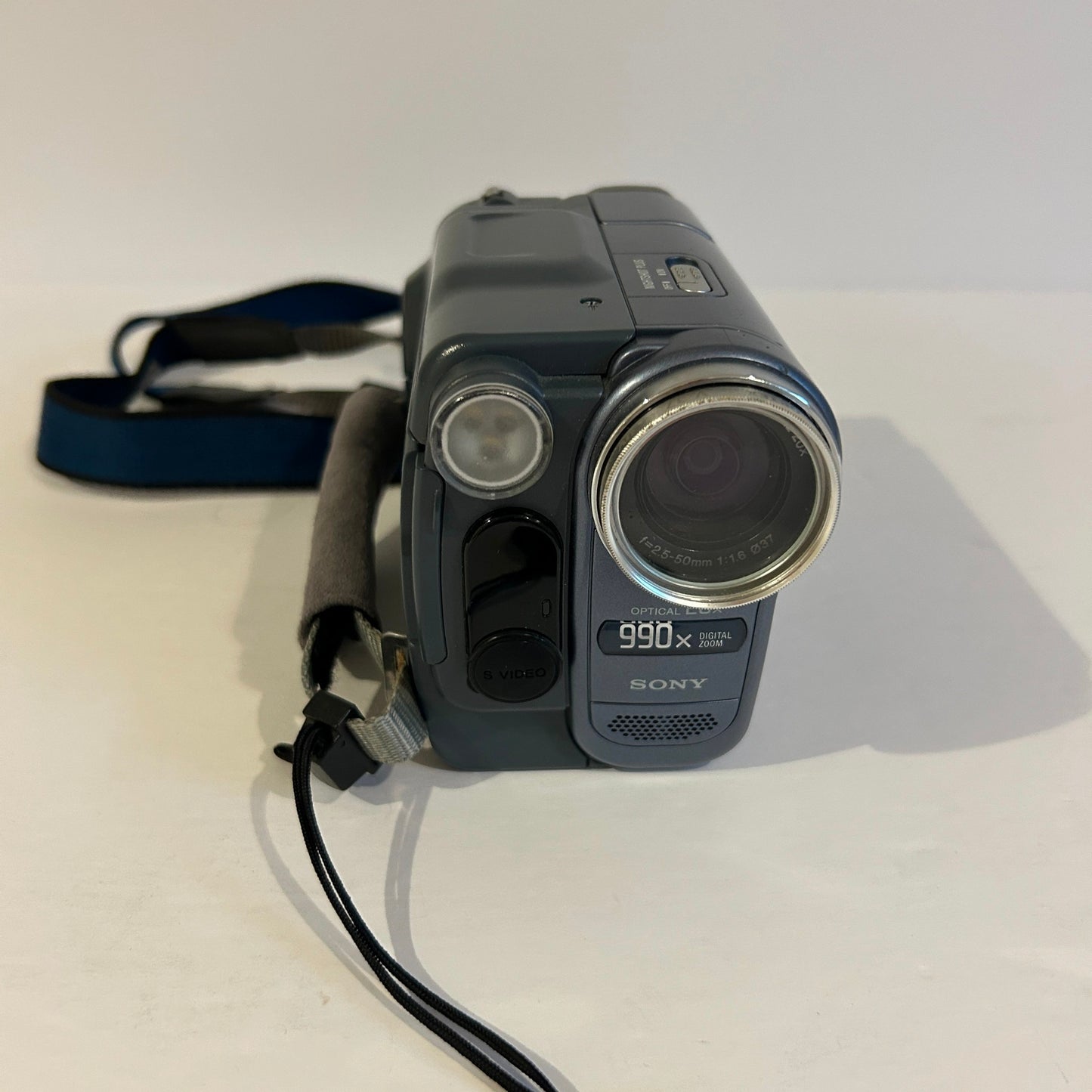 Sony Hi8 NTSC Digital Handycam Camcorder - CCD-TRV128