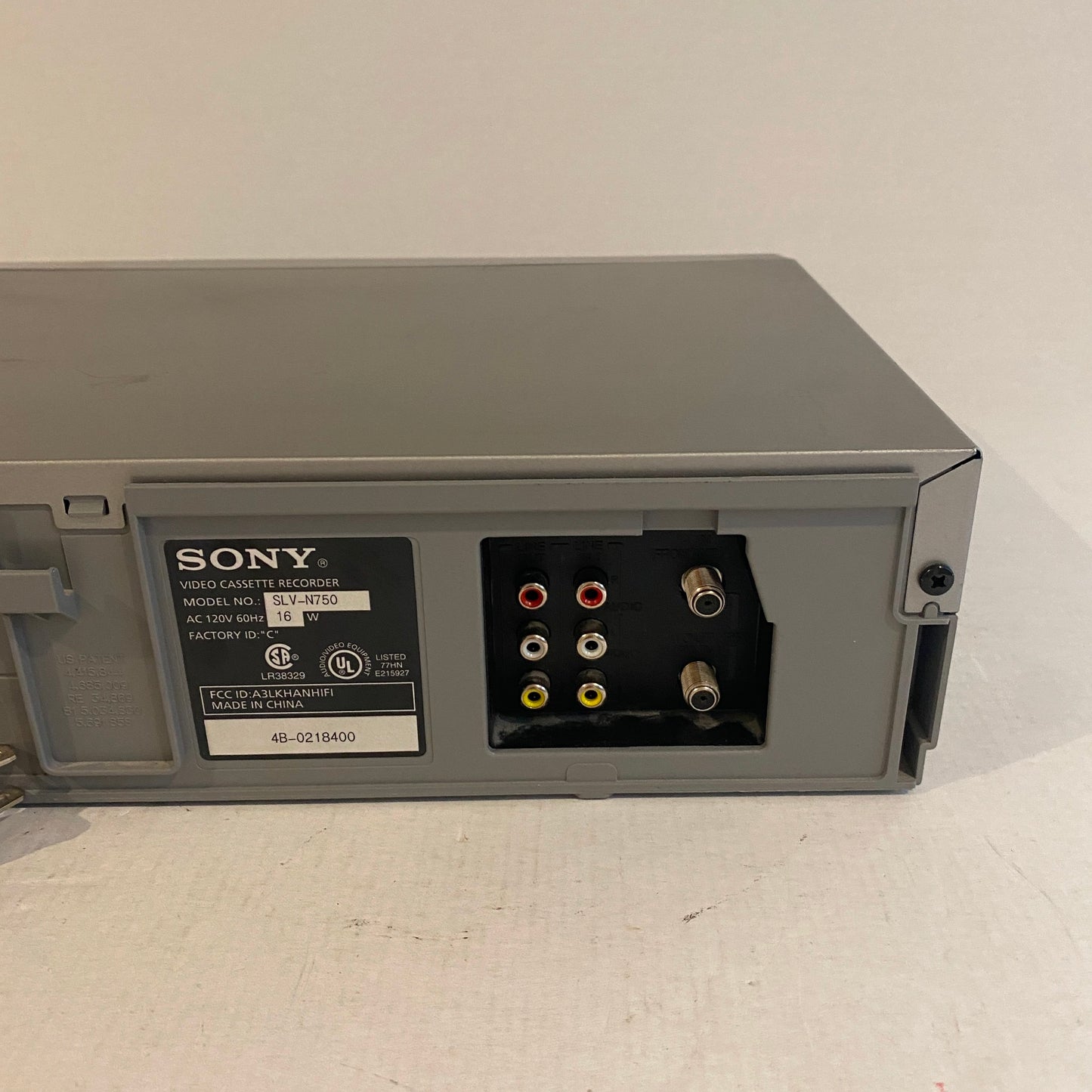 Sony VCR VHS Player & Recorder no Remote - SLV-N750