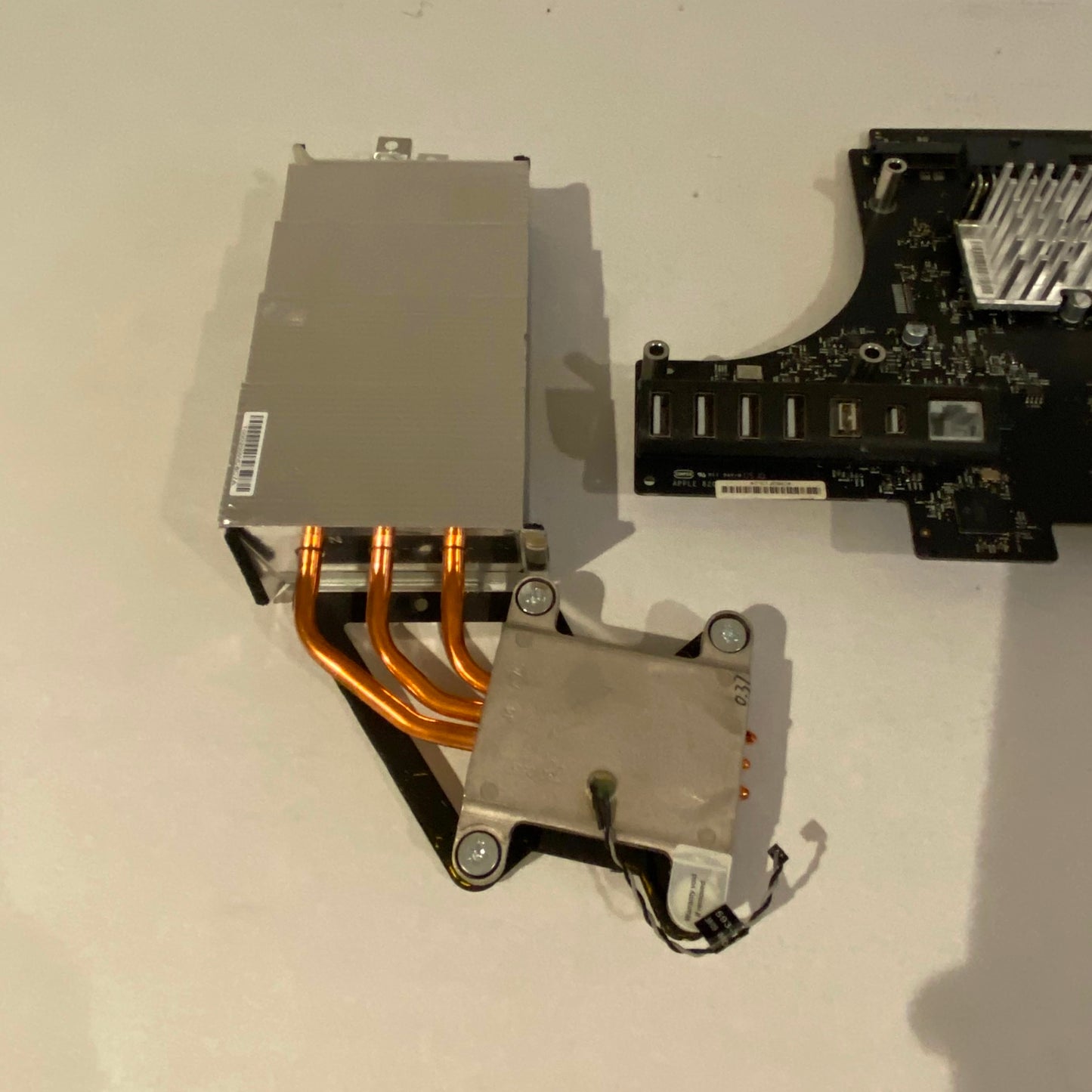 2009 27" iMac 3.06 Ghz Logic Board with CPU and Heat Sink