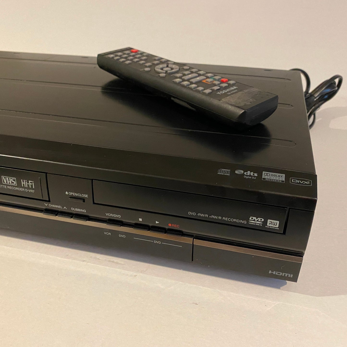 Toshiba Hi-Fi VCR & DVD Recorder with Slightly Damaged Remote - D-VR7