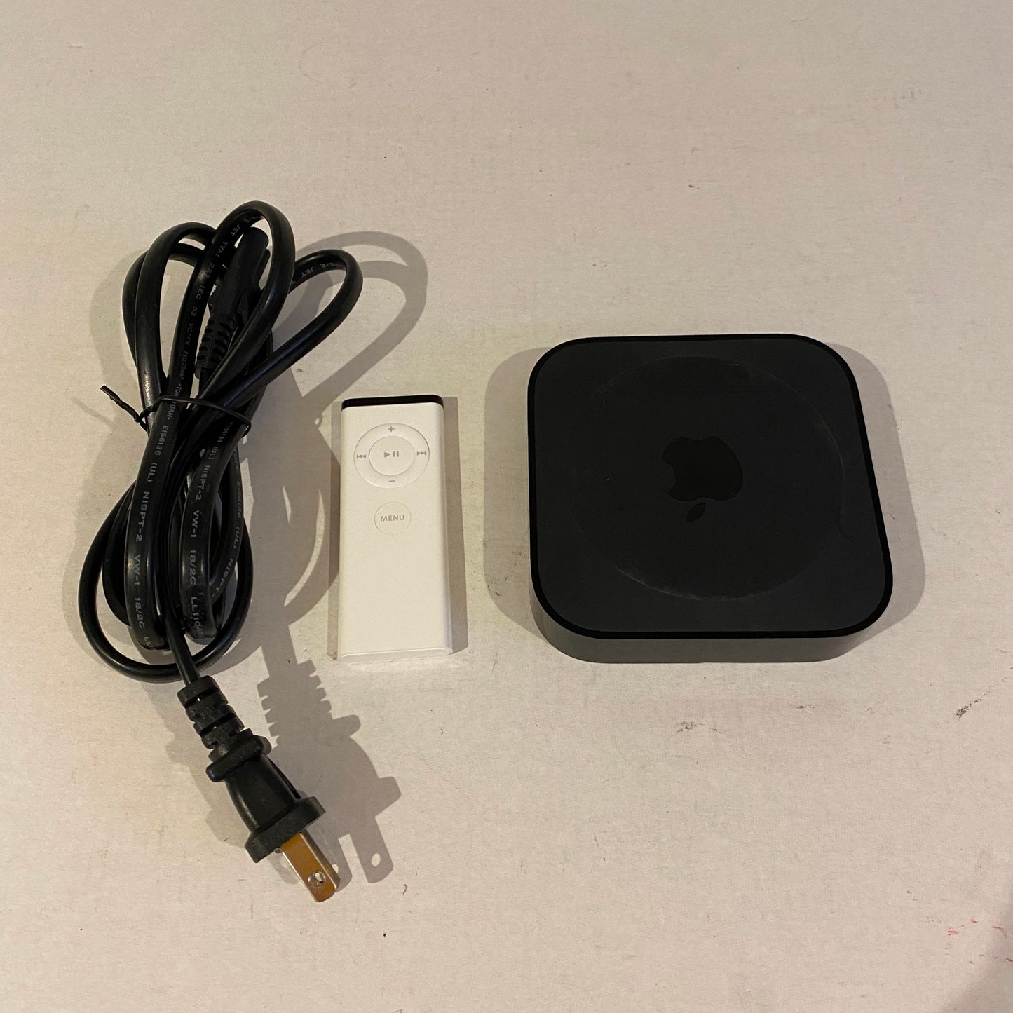 Apple TV (2nd Generation) with remote - A1378
