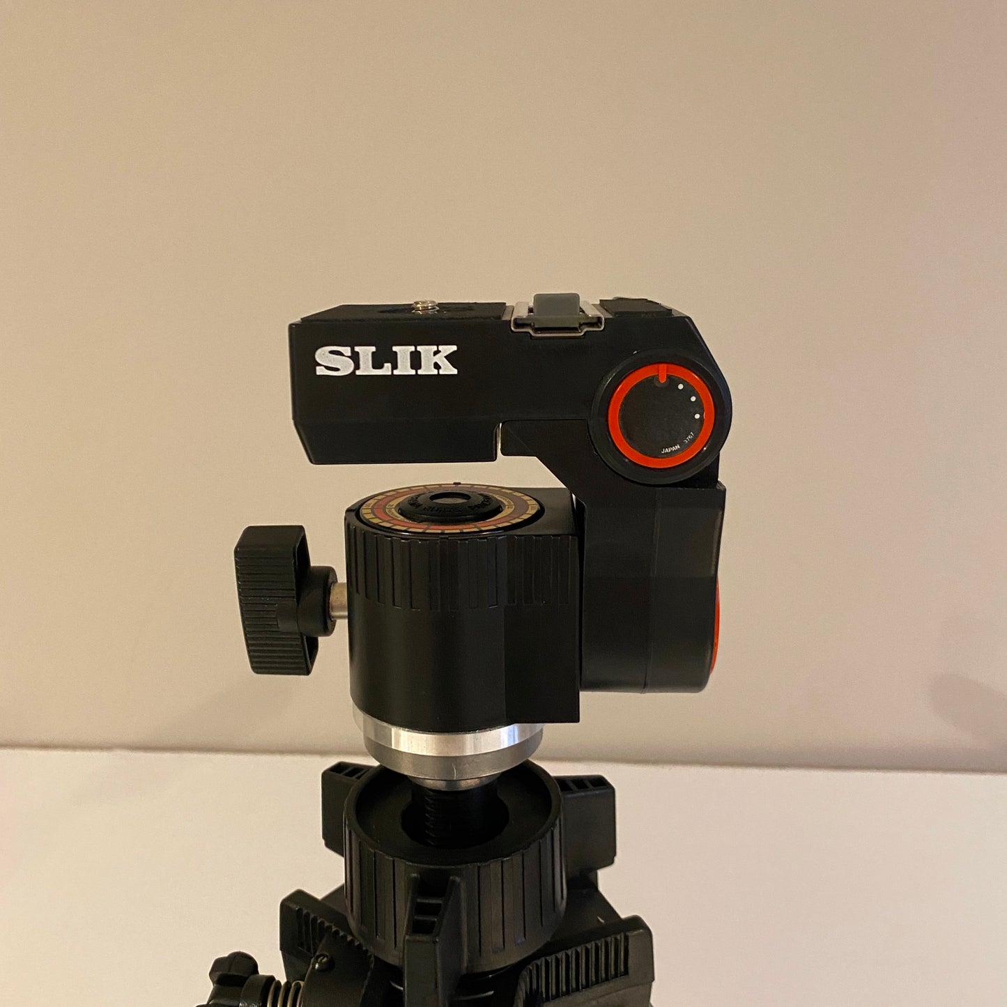 SLIK 88M Camera Tripod