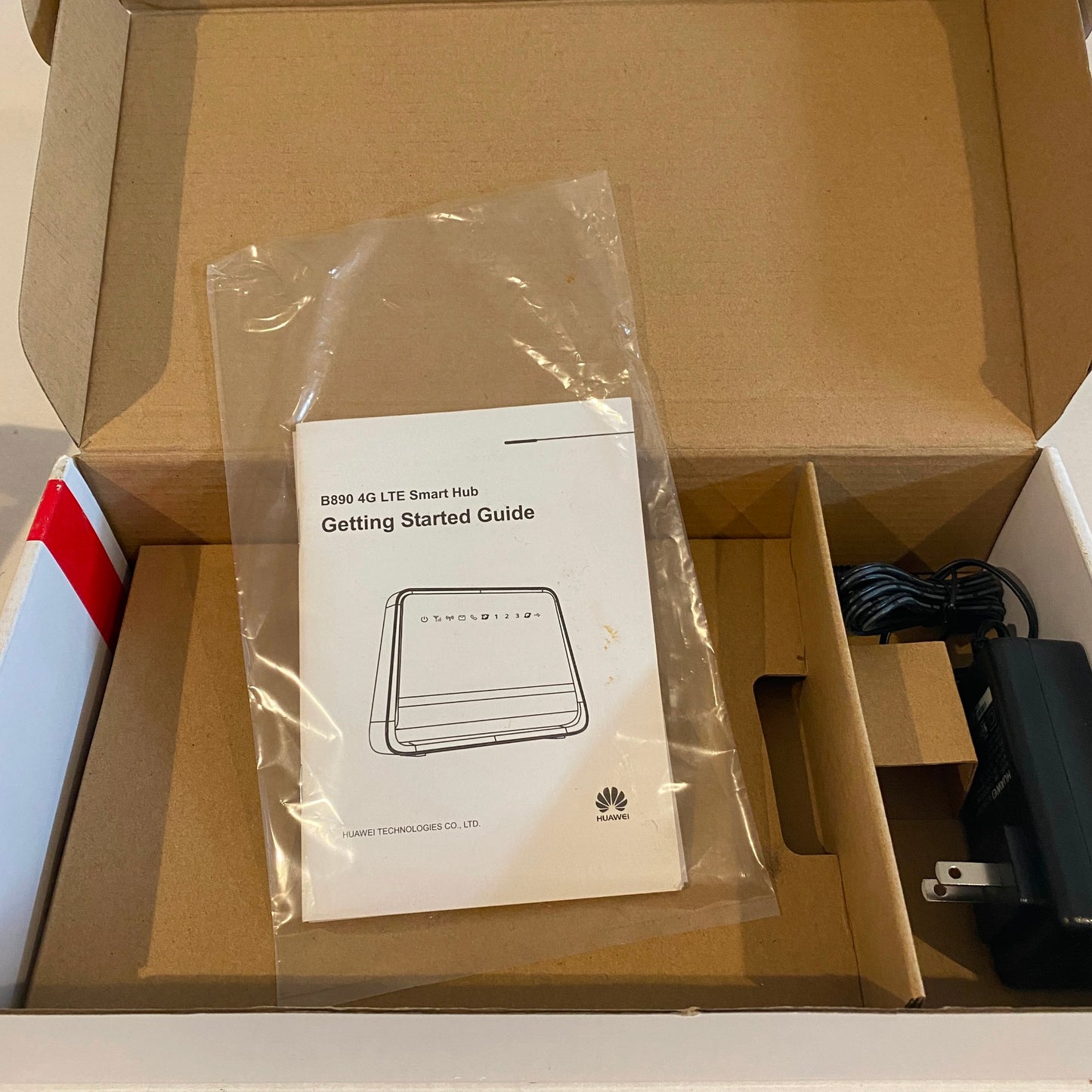 New Open Box - Telus Huawei LTE 4G Smart Hub - B890