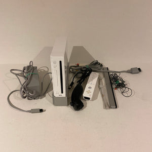 Nintendo Wii with 1 Controller, 1 Nunchuck - RVL-001
