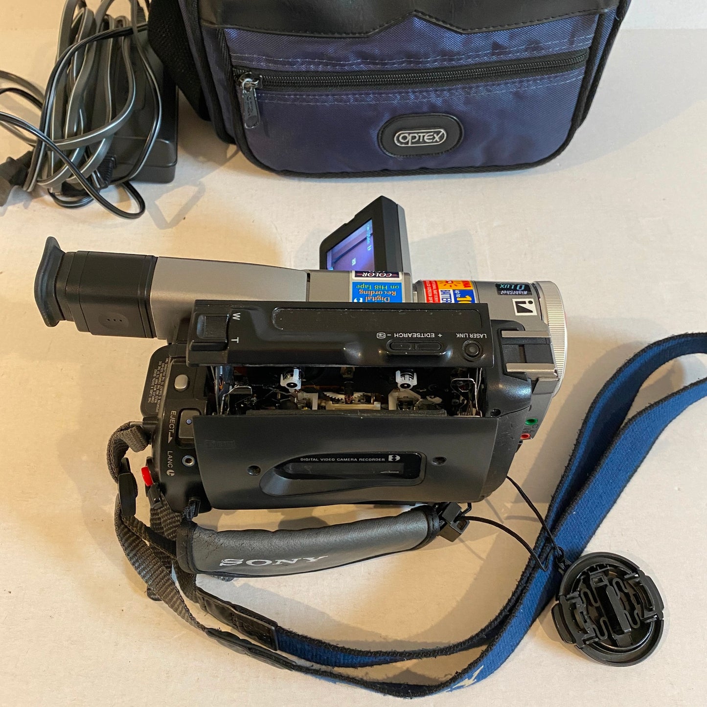 Sony Digital 8 Handycam - DCR TVR-110