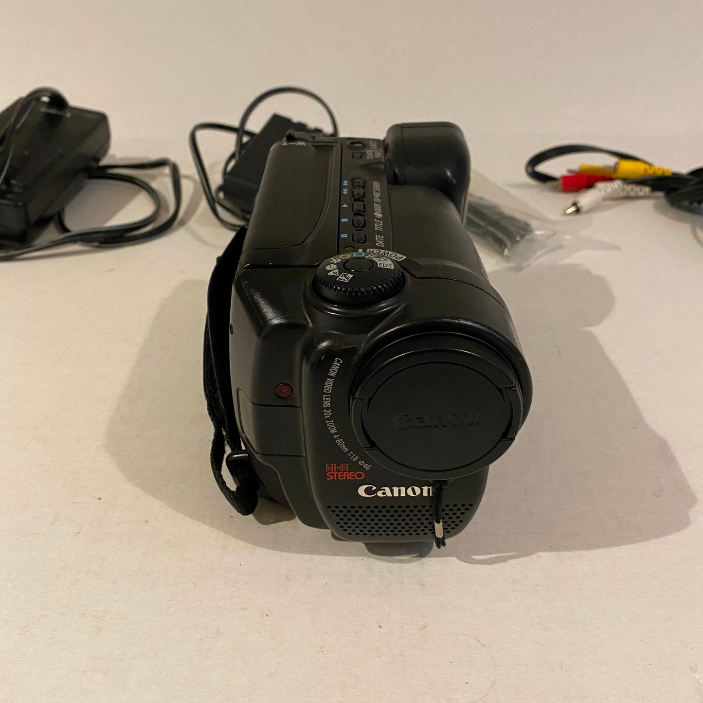Canon 8mm Video Camcorder - ES900