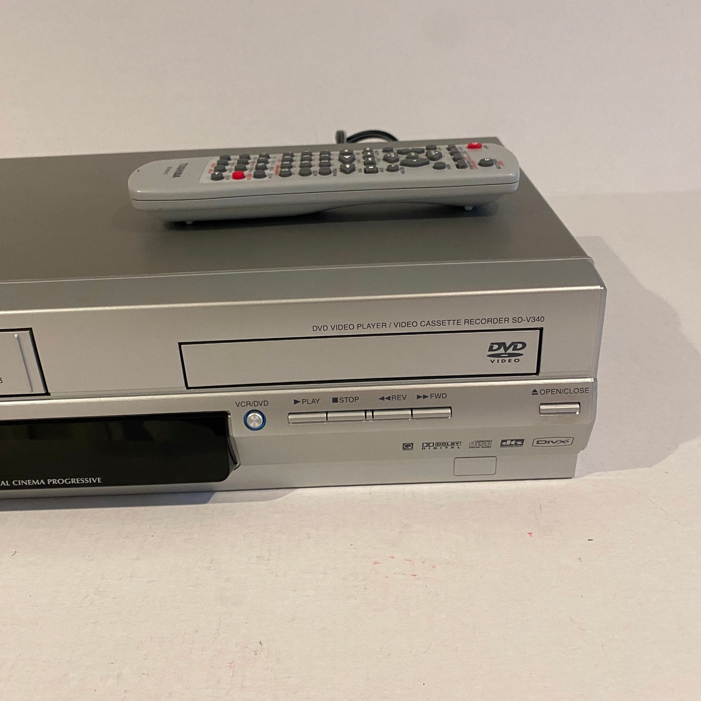 Analog Toshiba VHS DVD Combo Player - SD-V340
