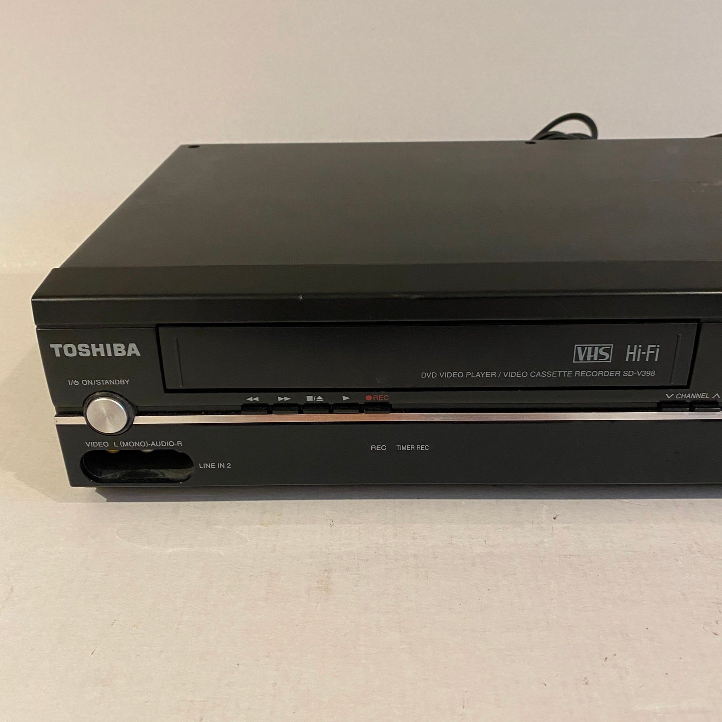 Toshiba VCR DVD Combo Player - SD-V398