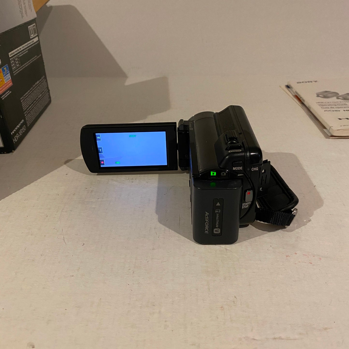 Sony Handycam 120 GB HDD Full HD - HDR-XR150 - Missing A/V door clip