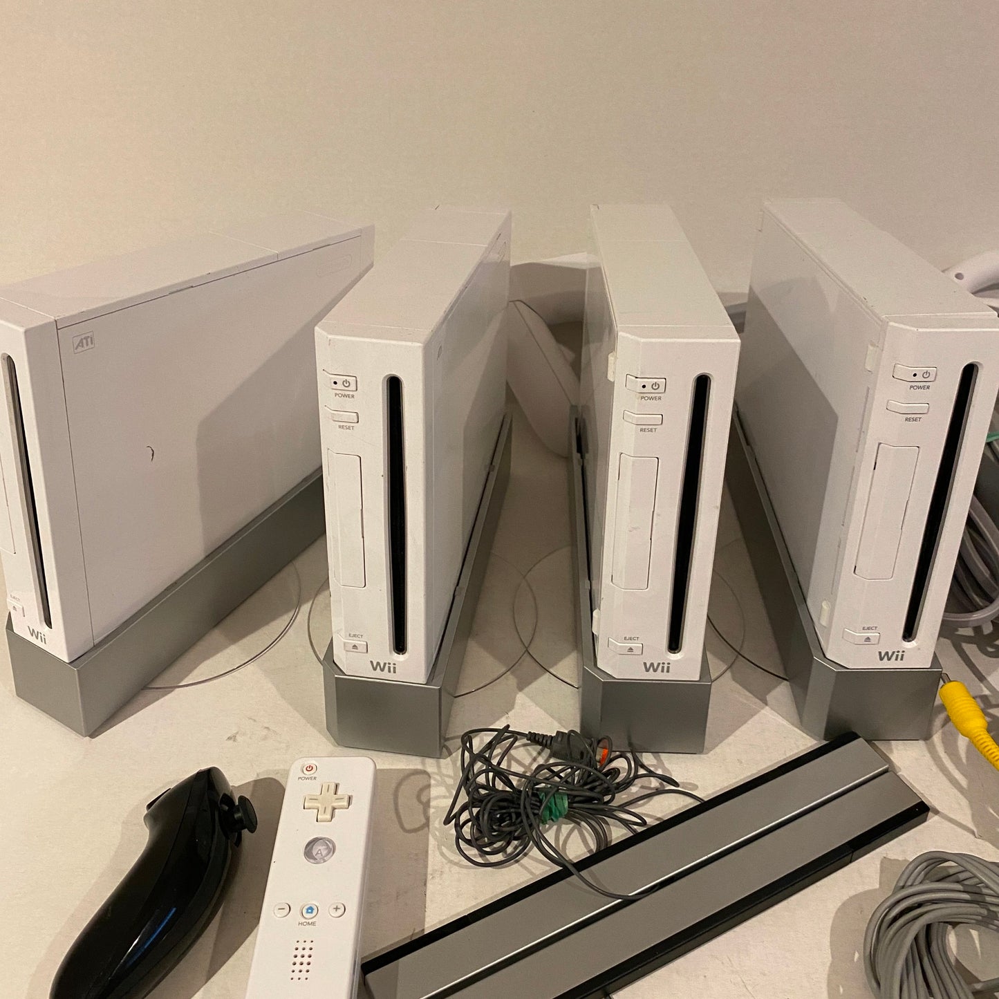 Nintento Wii - Working - Lot of 4, power supplies, A/V cables, accessories