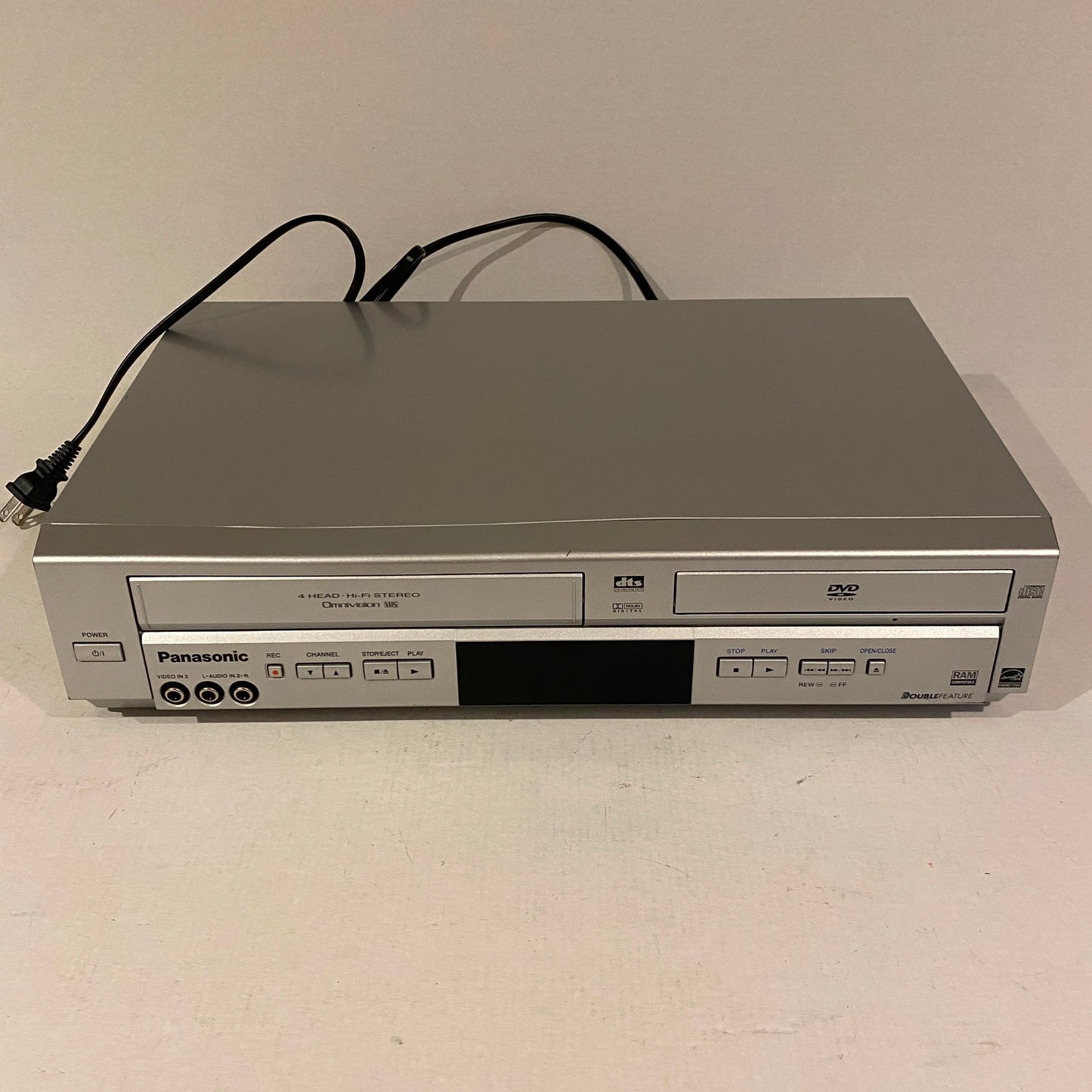 Panasonic VCR / DVD Combo Player - No remote - PV-D4734S-K