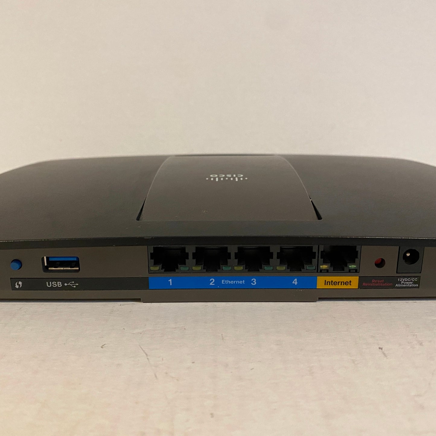 Cisco Linksys Wireless Router and Four Port Switch - EA6300V1