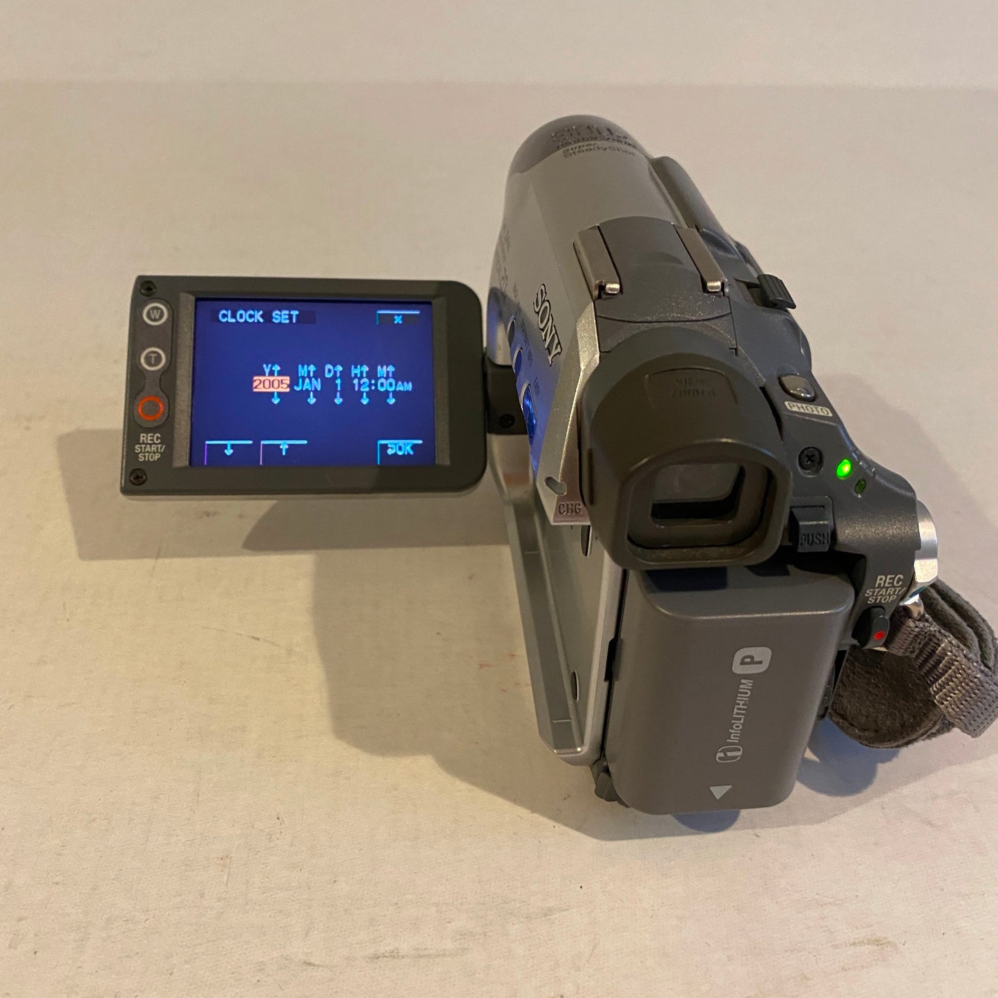 Sony Digital Handycam MiniDV Camcorder - HDR-HC21