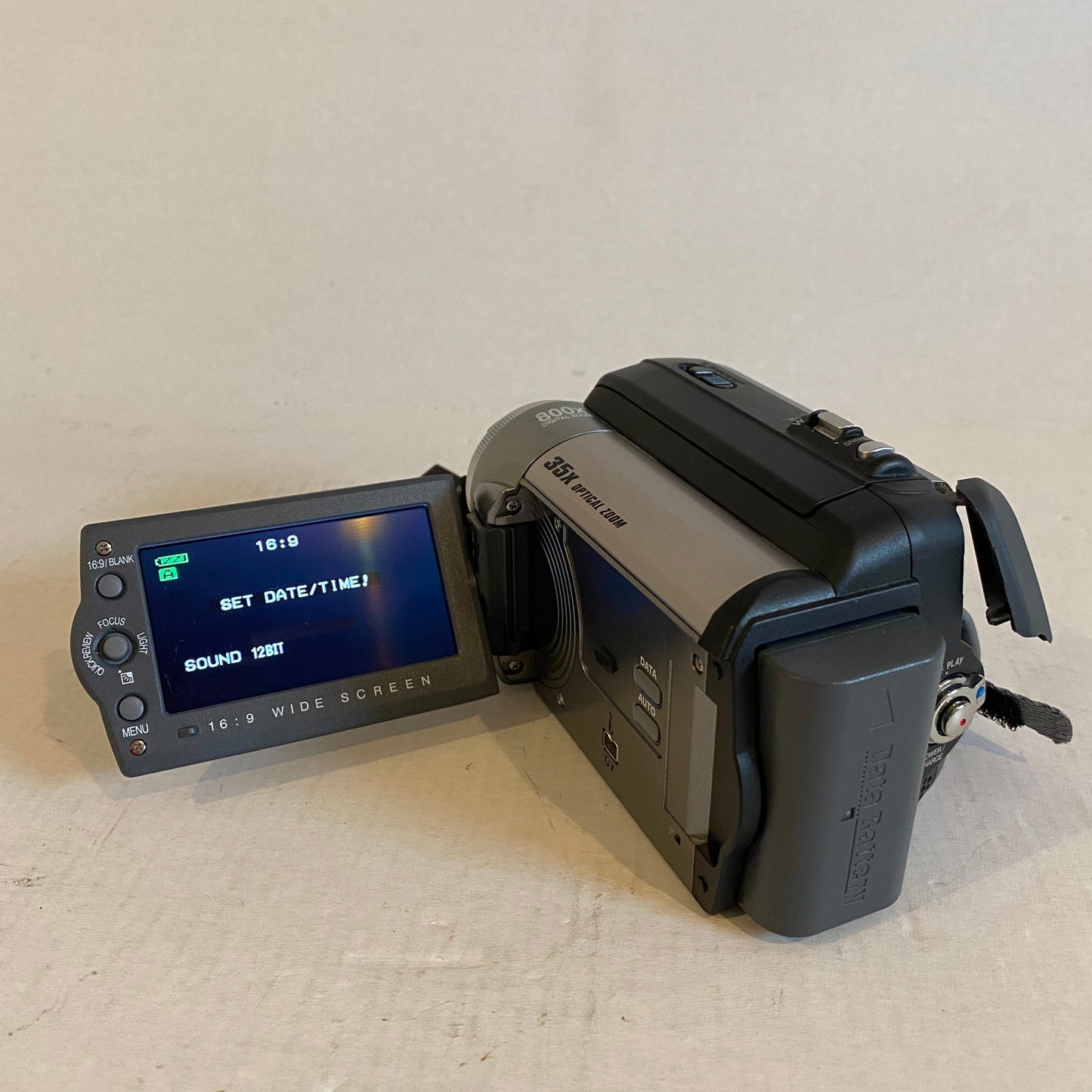 JVC MiniDV Digital Video Camcorder - GR-D850U