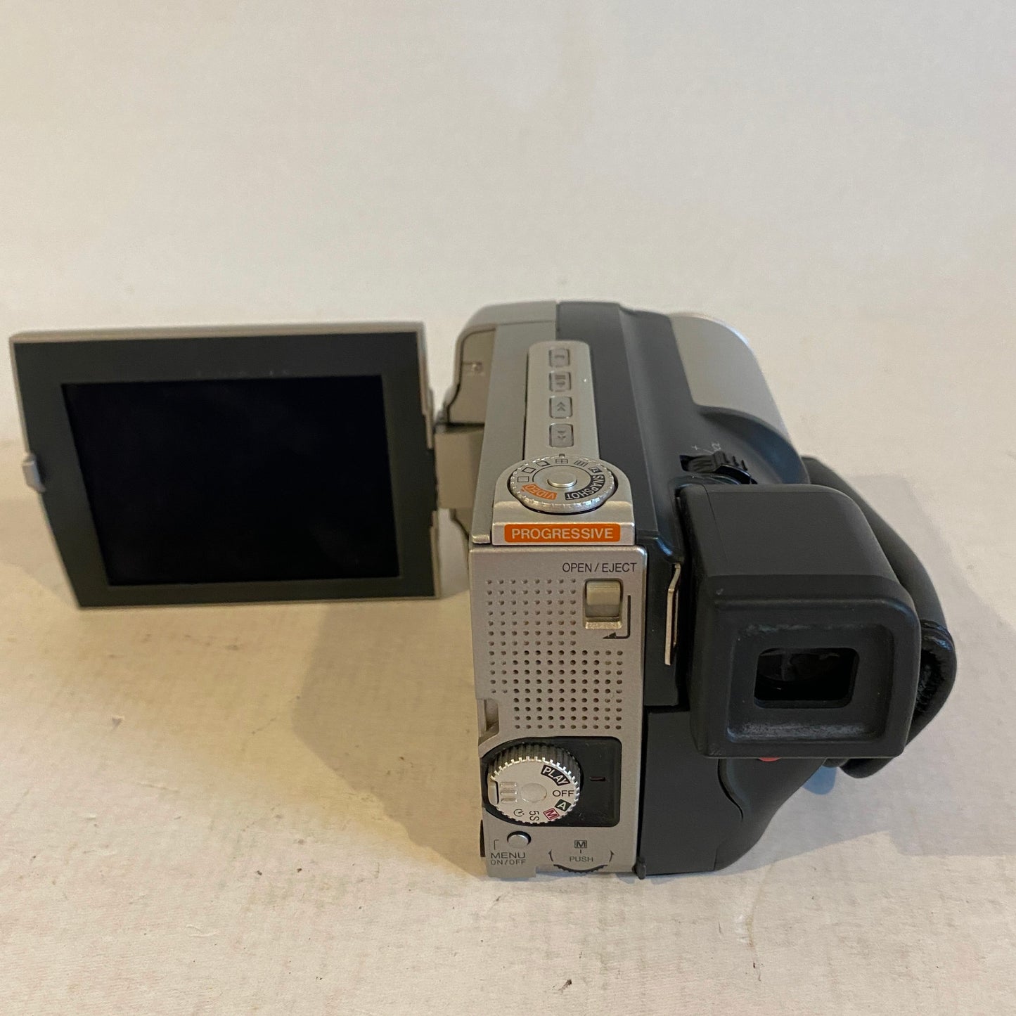 JVC 200x Digital Zoom Stereo MiniDV Camcorder - GR-DVL9000