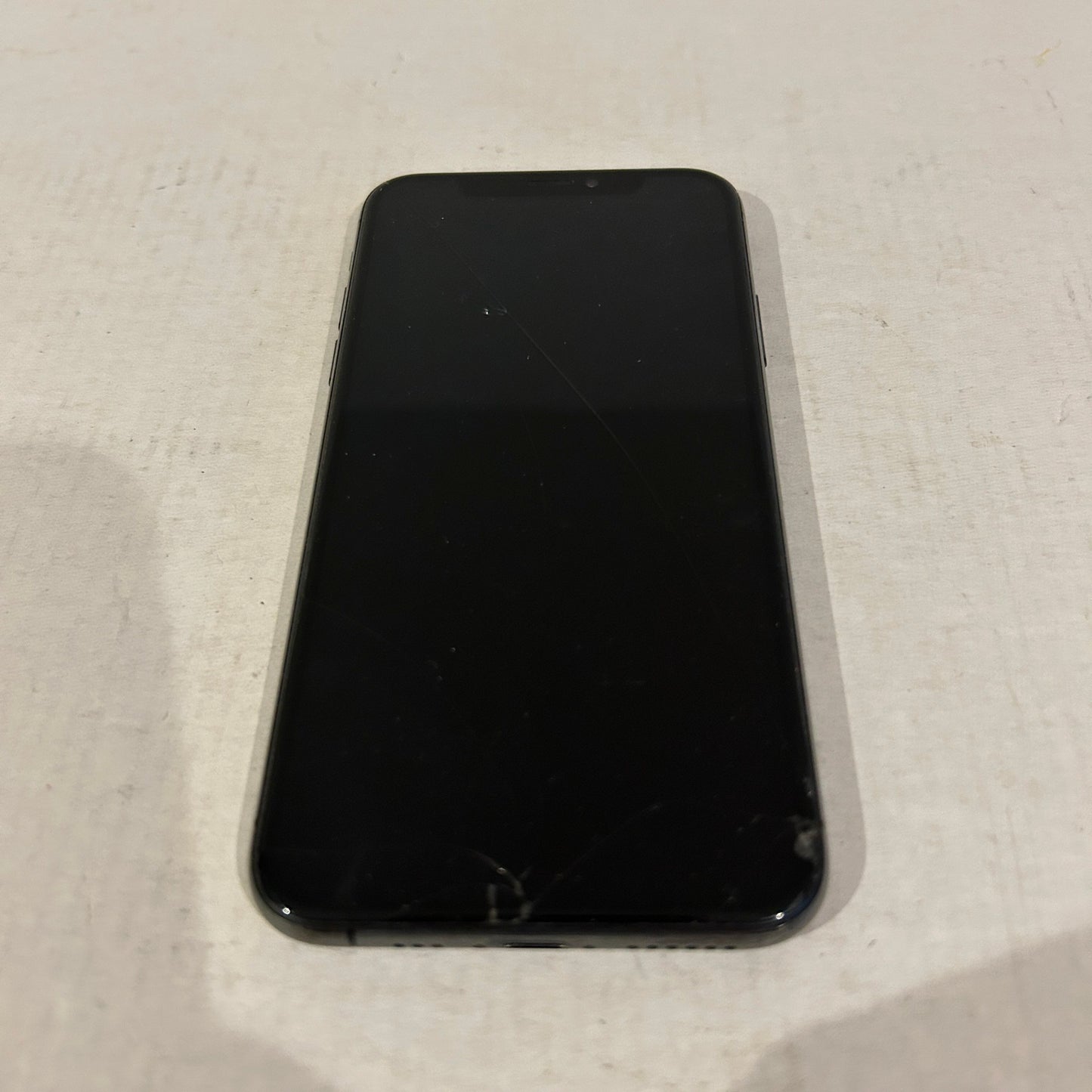 As is: Black 64 GB iPhone Xs Unlocked - Cracked