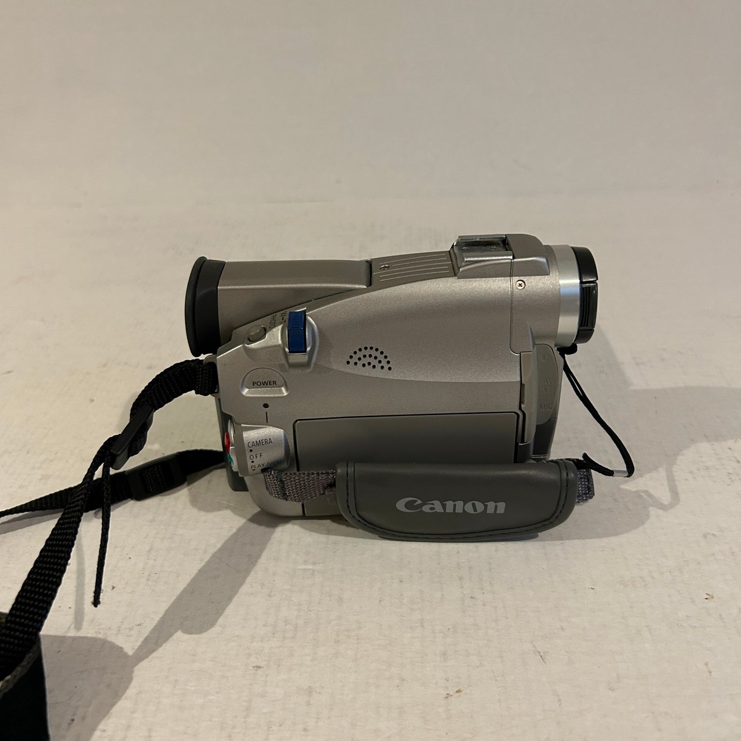 Canon NTSC MiniDV Digital Camcorder - ZR20