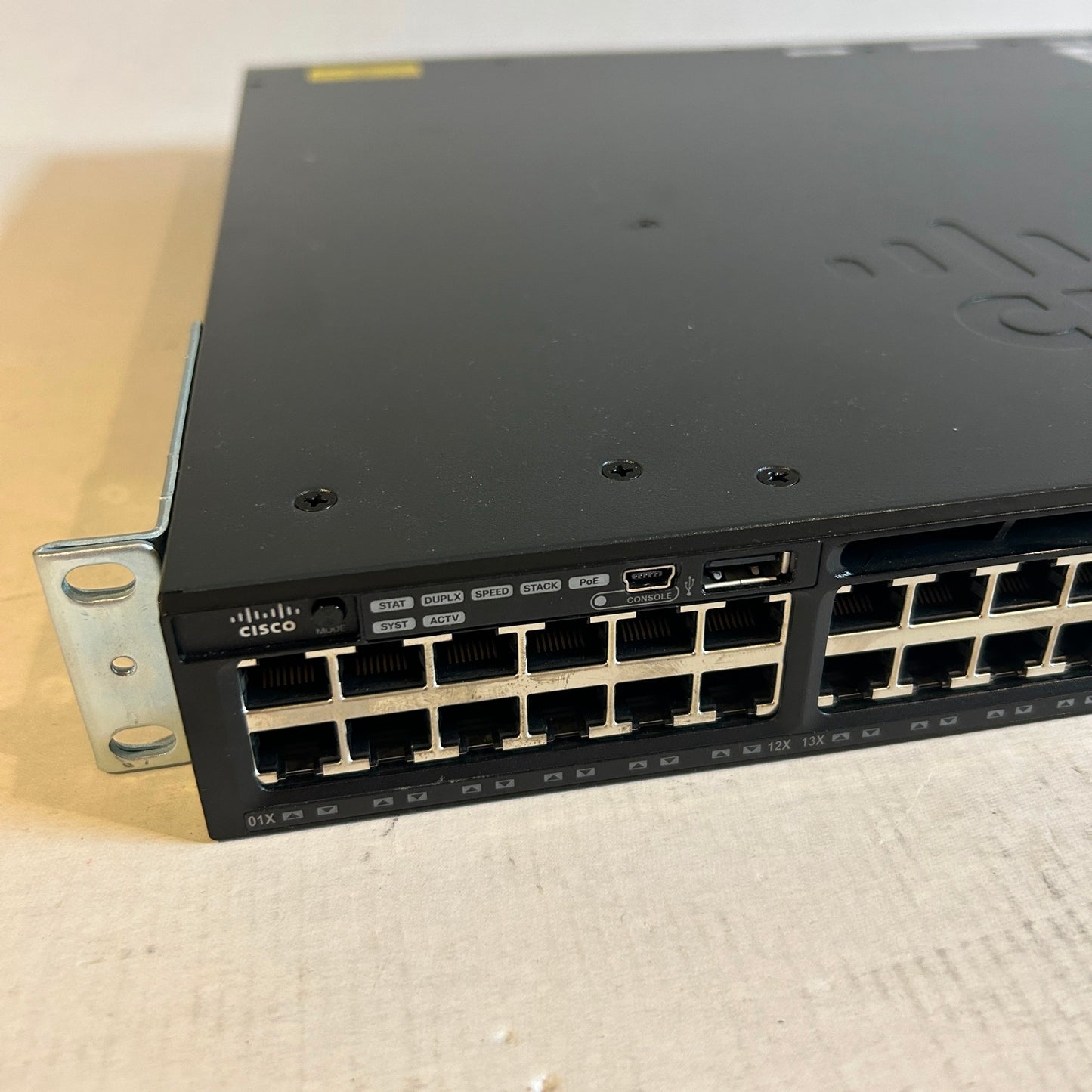 Cisco Catalyst 48 Port PoE Gigabit Switch - WS-C3650-48PS-S V05
