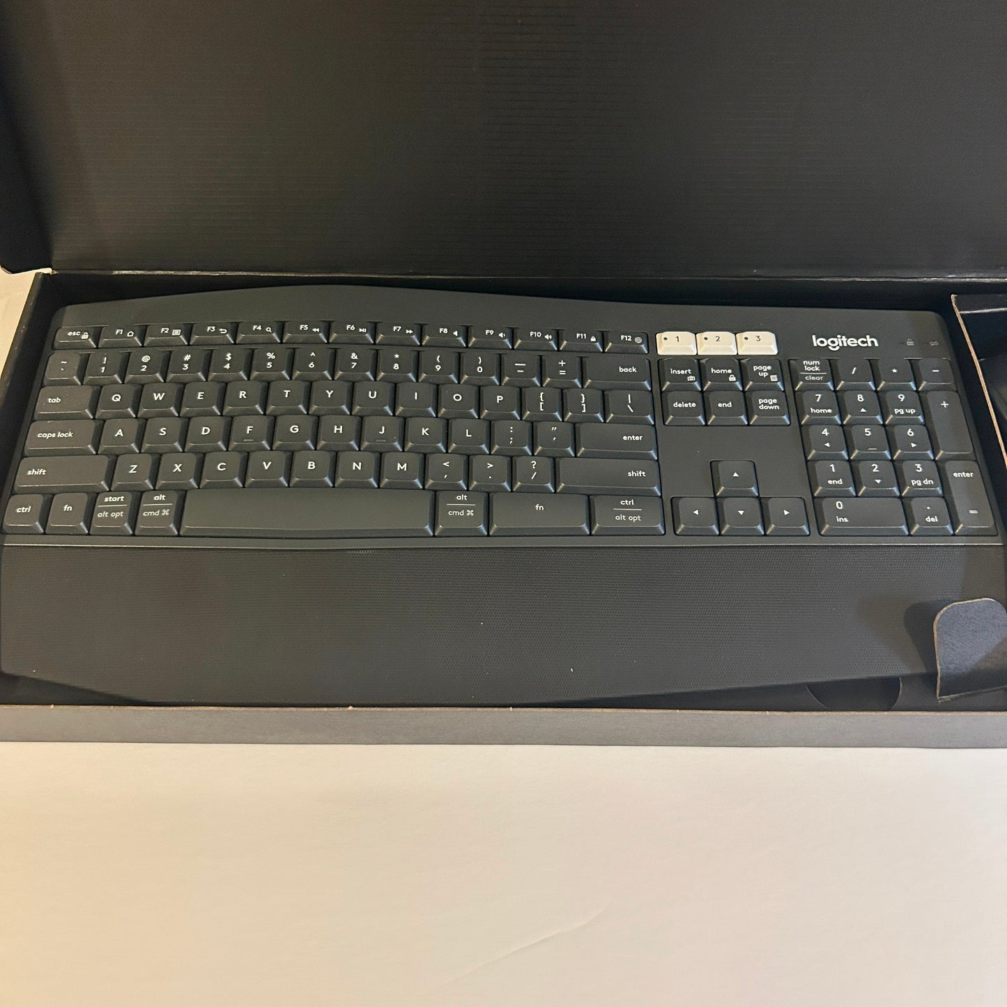 Logitech Wireless Keyboard and Mouse - MK850