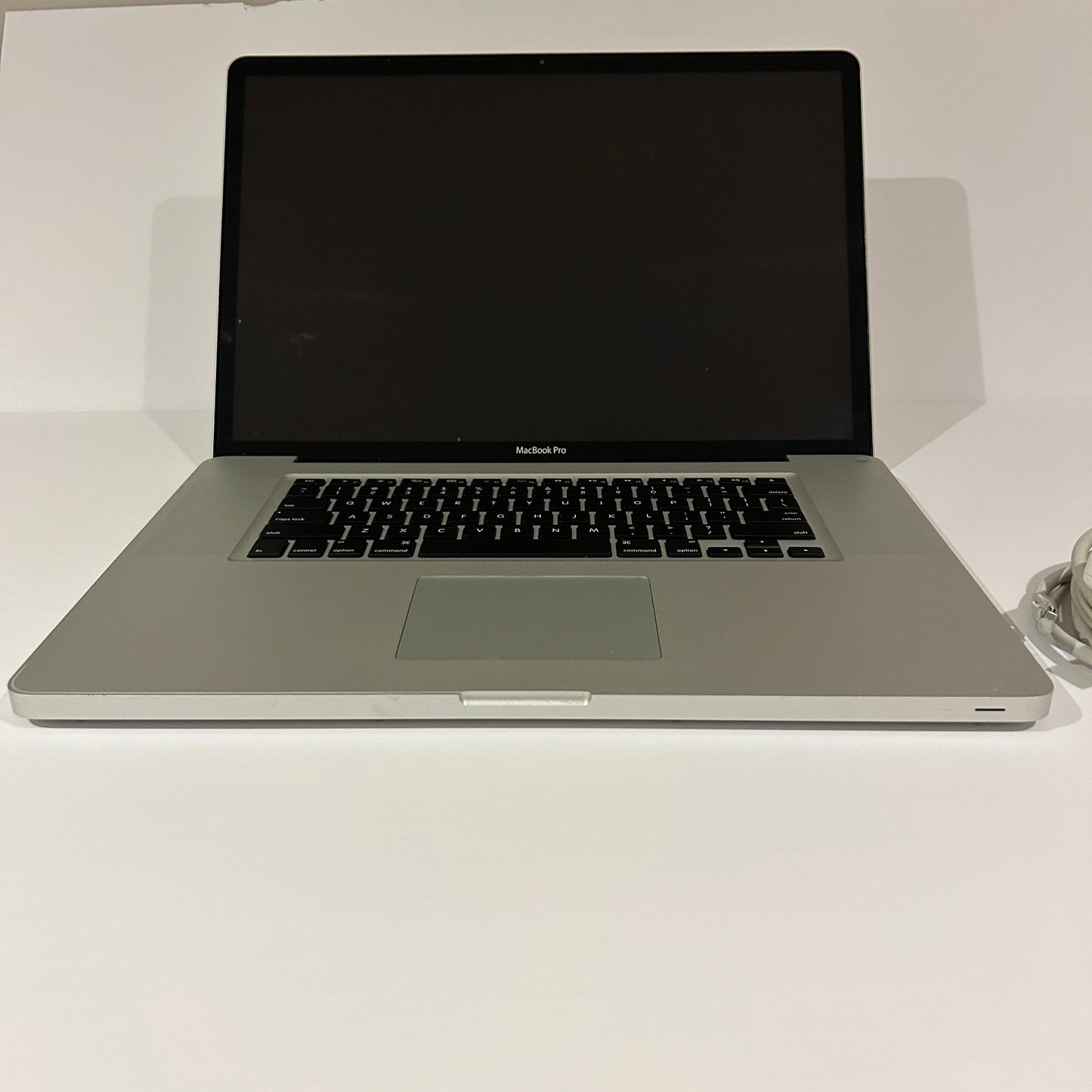 For Parts 17" MacBook Pro "Core i7" 2.4 GHz Late 2011