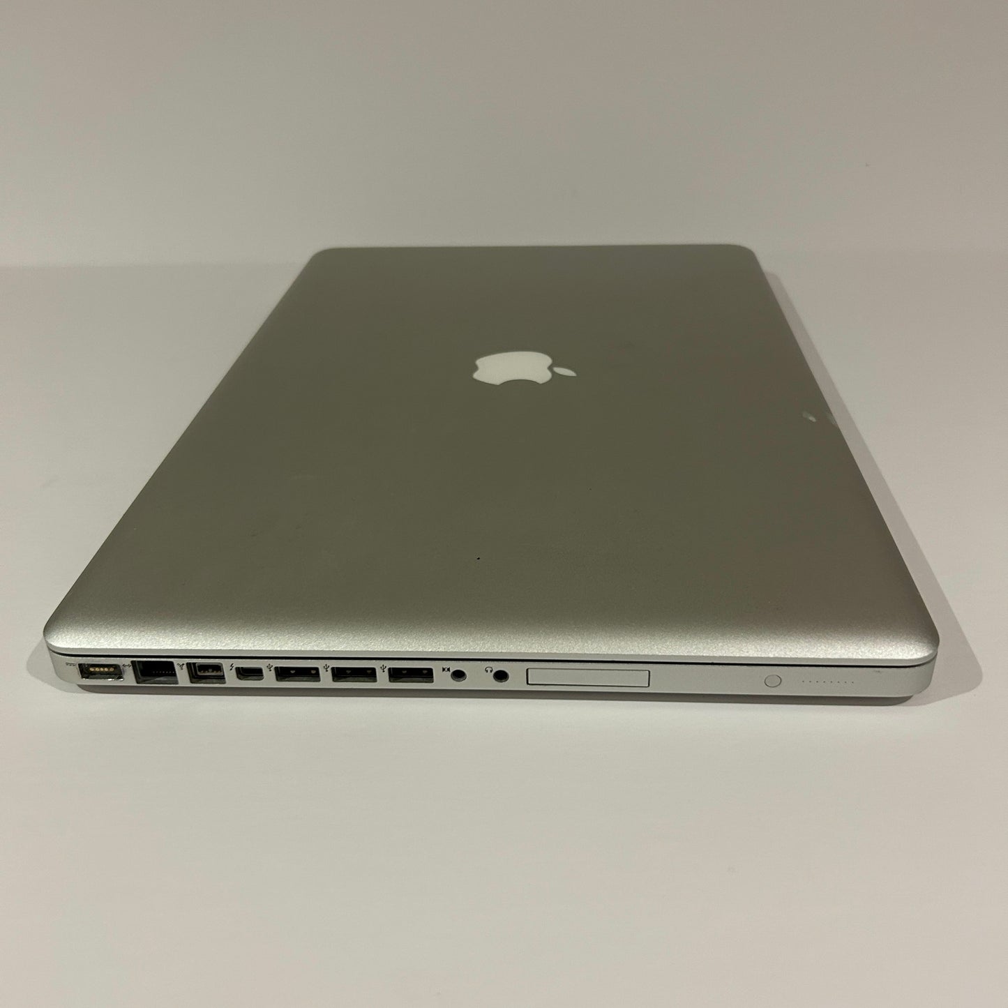 For Parts 17" MacBook Pro "Core i7" 2.4 GHz Late 2011