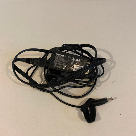 Authentic OEM Toshiba Satellite C650D Power AC Adapter